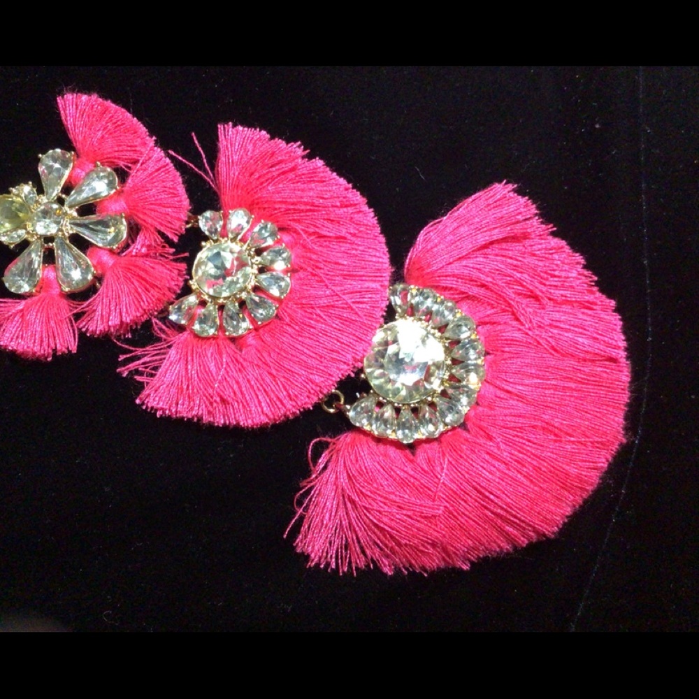 NWT hot pink fringe necklace with clear rhinestones